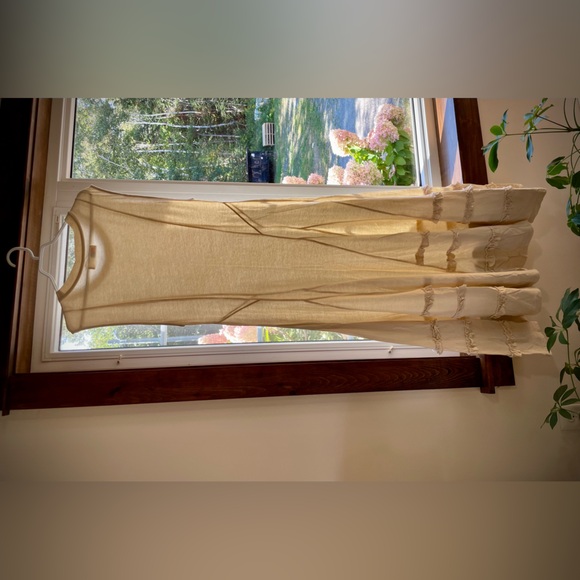 Ladies Dress - Picture 2 of 4